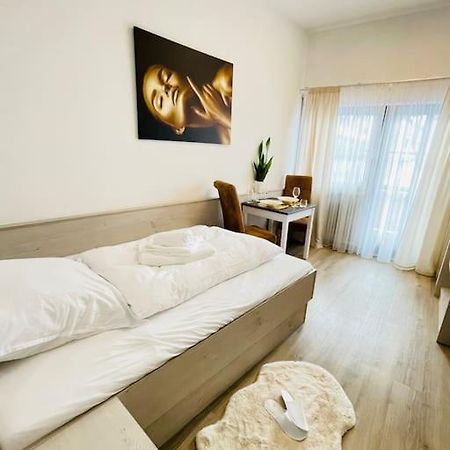 Fewo 20 - Appartement Im Rottalblick - Youngmodern Wohnen Mit Bademantelgang Zur Therme, Tv, Balkon Und Persoenlichem Gaesteempfang Von Astarte Estate Бад-Грісбах Екстер'єр фото