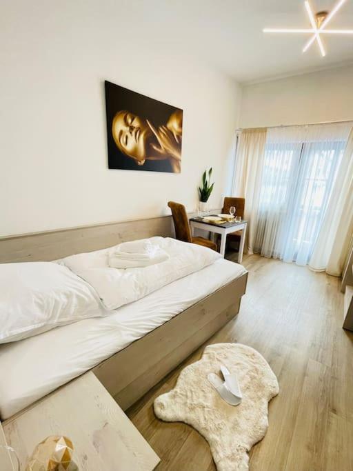 Fewo 20 - Appartement Im Rottalblick - Youngmodern Wohnen Mit Bademantelgang Zur Therme, Tv, Balkon Und Persoenlichem Gaesteempfang Von Astarte Estate Бад-Грісбах Екстер'єр фото